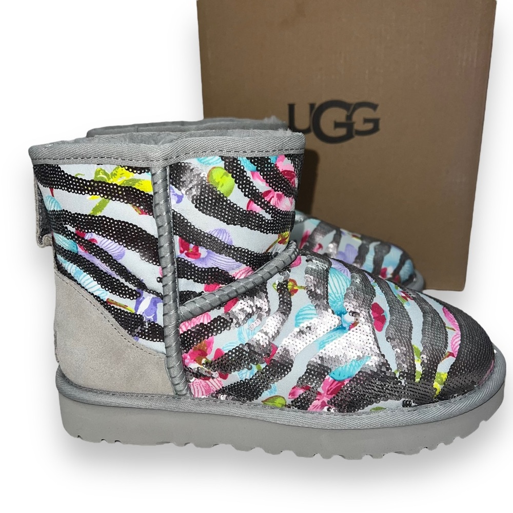 NEW UGG Classic Tiger Flower Mini Boot Women’s Gray Sequin Ugg’s Size US 6